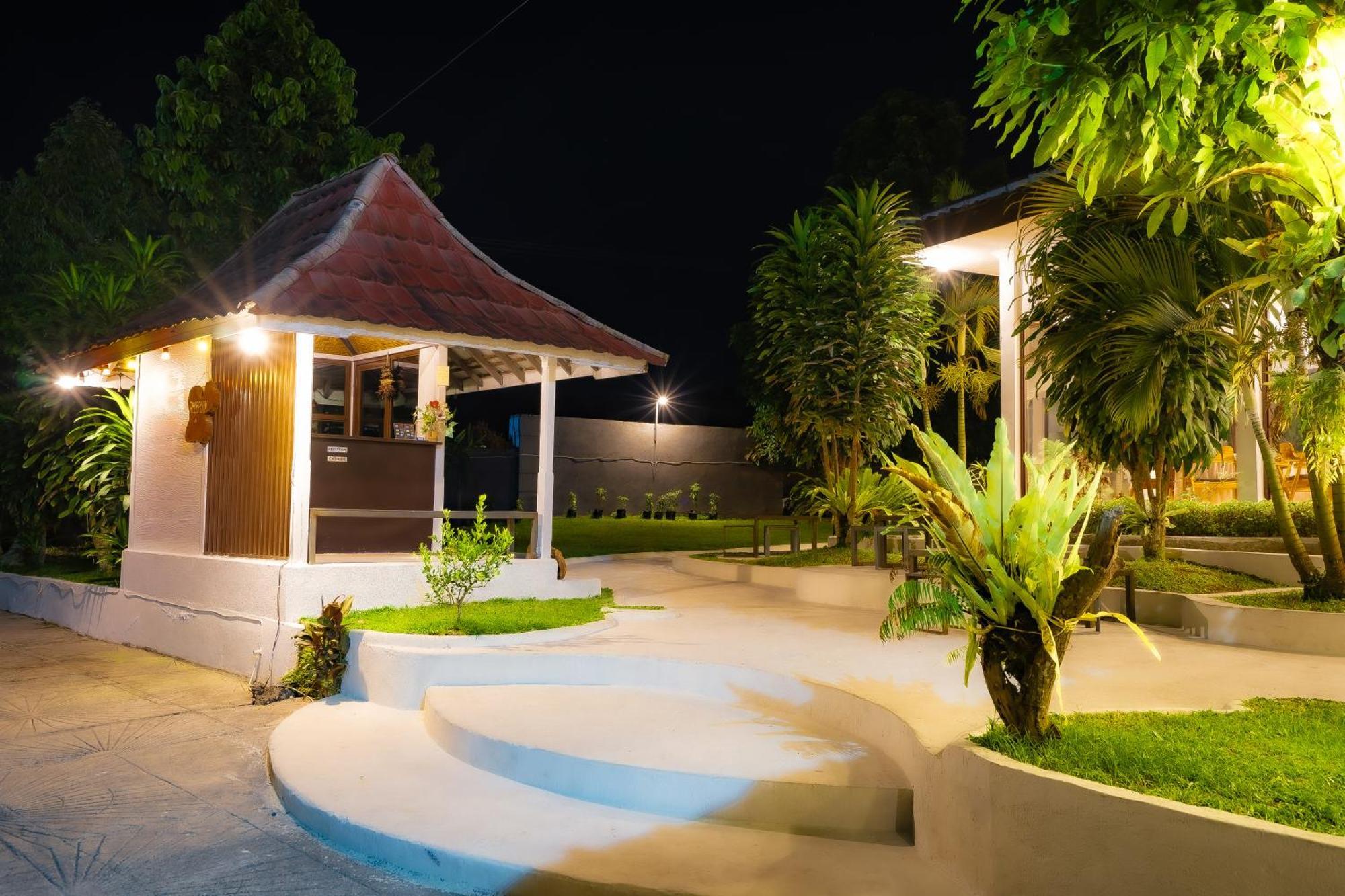 Nirvana Hotel Resort Tetebatu Luaran gambar
