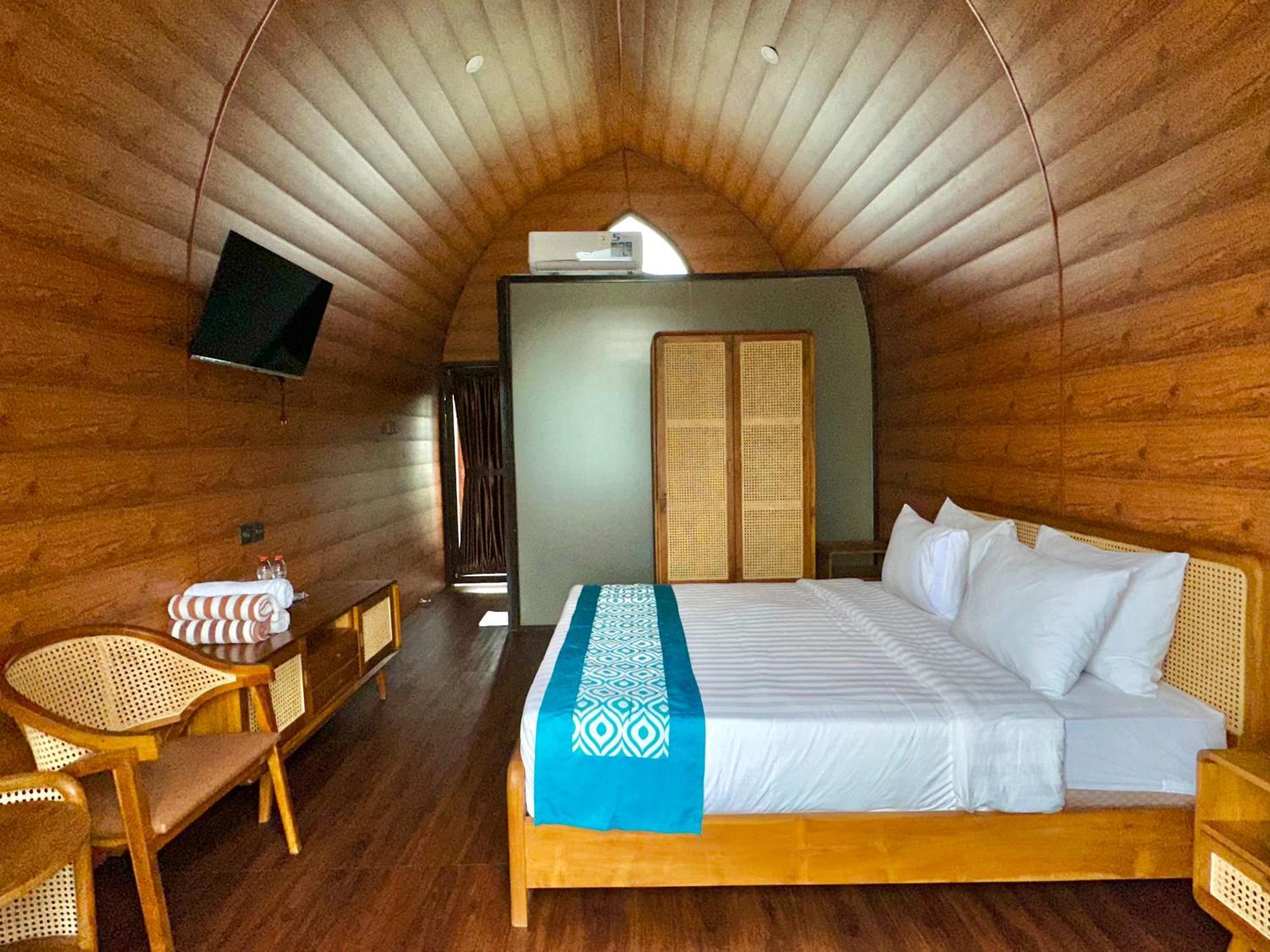 Nirvana Hotel Resort Tetebatu Luaran gambar